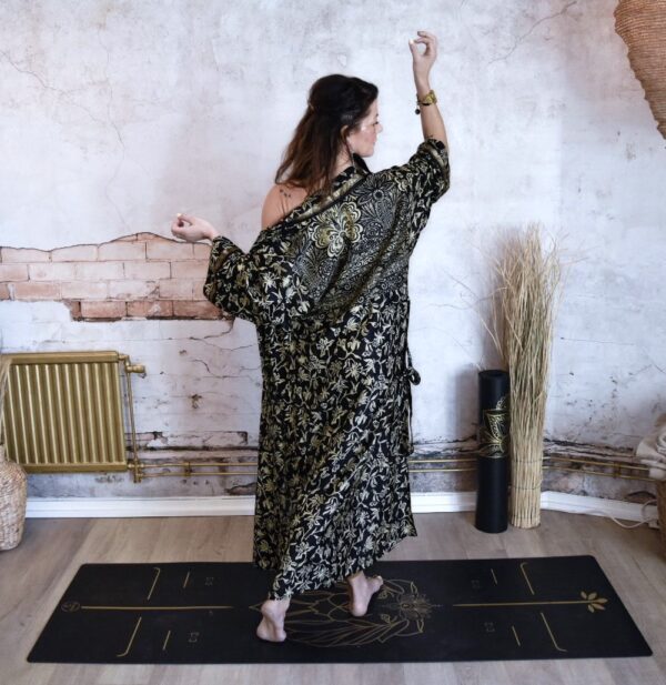 New! VL x WithSegerqvist KIMONO SILK Be More You, Black & Light Yellow Flower - Bild 2